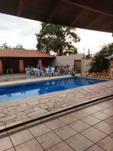 Piscina-e-área-externa-da-clínica-de-reabilitação-para-dependentes-químicos-em-limeira-sp