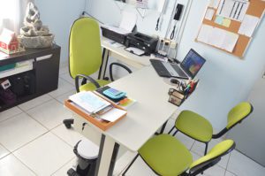 Sala de reuniões e acompanhamento de dependentes químicos e tratamentos psicológicos em clínica de reabilitação e internação para dependentes químicos