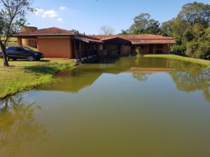 Contato com a natureza, lagos e muito verde em clínica de internação para dependentes químicos alcoólicos e depressivos