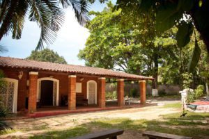 Área Externa de Clínica de Reabilitação de dependentes químicos e alcoólatras