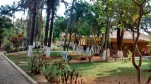 Jardim e área externa de convivência da clínica de reabilitação para drogados em valinhos sp