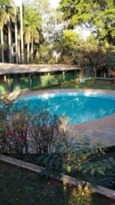 piscina da área de lazer da clínica de reabilitação para dependentes químicos em valinhos sp