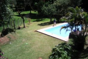 Área de lazer campos e vegetação da clínica de recuperação para dependentes químicos em Jaguariúna SP