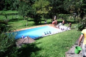 Piscina e área de lazer e esportes da clínica de recuperação em Jaguariúna são paulo